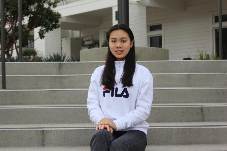 Fencing athlete Demi Lei
bridges her hobbies together
during quarantine.